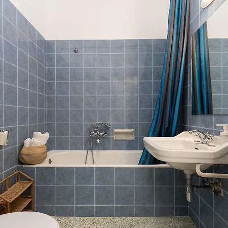 Athenian Apartment In Kolonaki Exterior photo